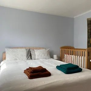 Morden Flat Close To Dlr Station With Free Parking Apartamento