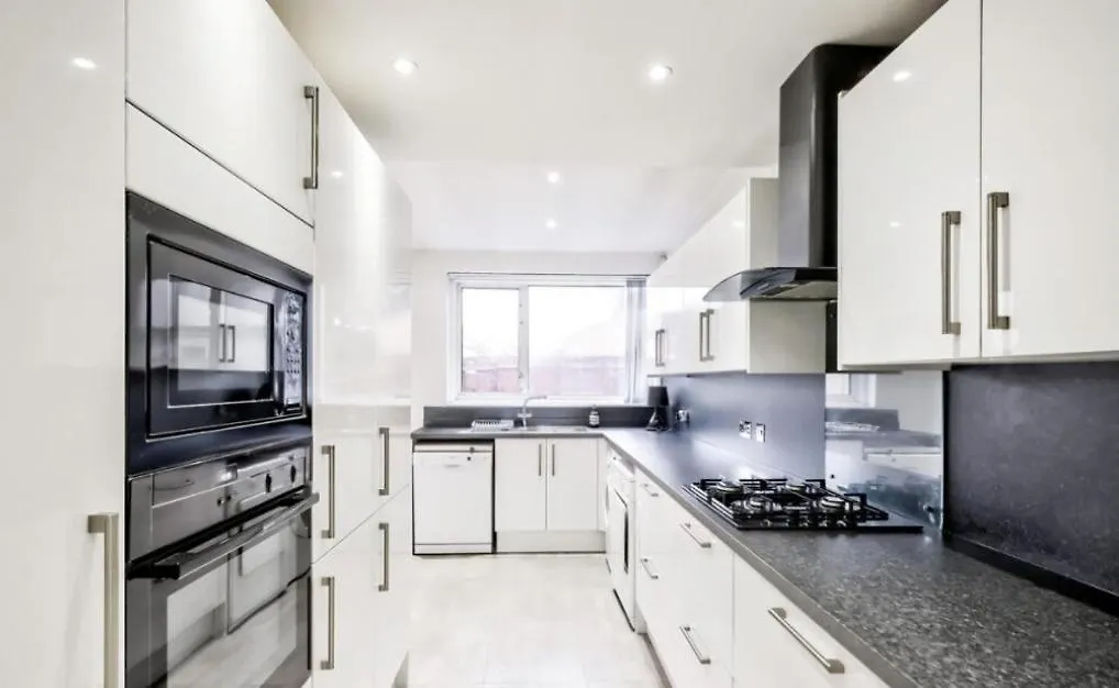 Holiday home Slendermorrs Palace London